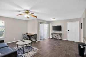 Spacious 2-bedroom near downtown Nashville