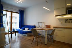 Blue Sky Cozy Apartment Free Parking by Good Mood