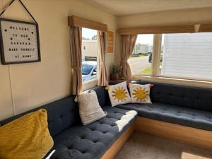 Cabin Sleeps 8 with Indoor Pool