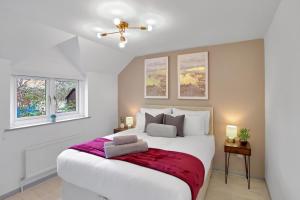 Spacious 3 Bed Countryside Home Sleeps 7 Parking