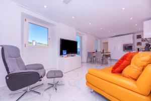 Yellow View Apartment - Happy Rentals