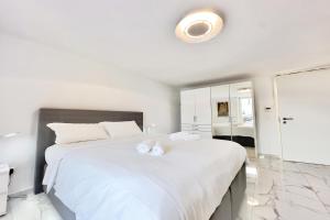 Yellow View Apartment - Happy Rentals