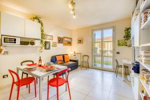 Appartamento Le Mimose - Lucca Apartment with Balcony - Happy Rentals