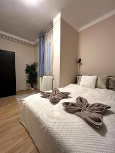 3 BDR Family Apartment FashionStreet