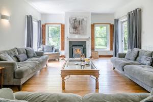 8 Bed in Bridport oc-53172