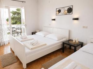 Sunny Villa