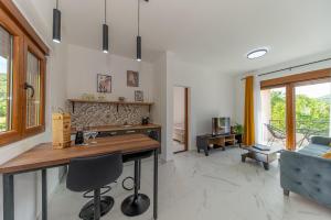 Skadar Lake Apartments and Wooden Cabin