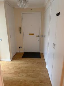 Spacious 1BR Apartment City Centre Long Stay