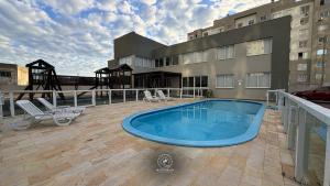 Apto com ar-condicionado | Piscina | 500m do mar