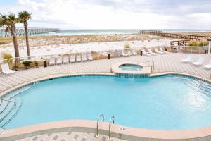 11th-floor oceanfront condo with pool Gulf & pier views with laundry