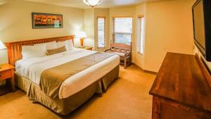 Villas of Sedona - 2 Bedroom Suite w Balcony