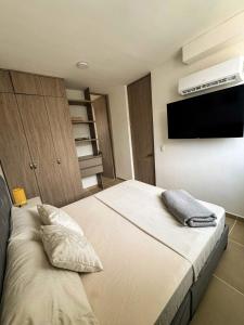 Pool, Wi-Fi, Air Conditioning, Balcony, Smart TV, Parking