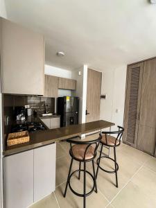 Pool, Wi-Fi, Air Conditioning, Balcony, Smart TV, Parking