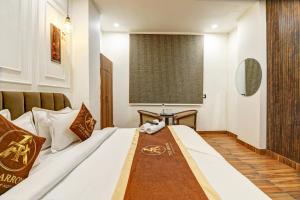 Hotel The Arrow International Laxmi Nagar