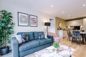 Liverpool City Centre 2BR Apartment with Parking
