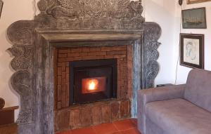 1 Bedroom Lovely Apartment In Mezzanego
