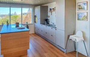 Stunning Home In Løgstrup With Wifi