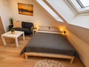 Sunny Attic Studio 603