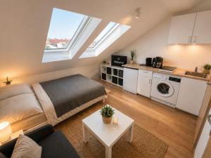 Sunny Attic Studio 603