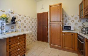 Nice Home In Forte Dei Marmi With Wifi