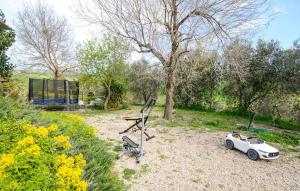 4 Bedroom Lovely Apartment In Pomonte img11