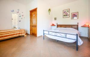 4 Bedroom Lovely Apartment In Pomonte img12