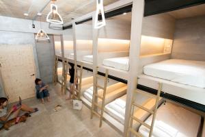 Giường Trong Phòng Ngủ Tập Thể 10 Giường Cho Cả Nam Lẫn Nữ (Bed in 10-Bed Mixed Dormitory Room)
