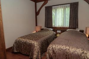 Secluded Log House Fireplace & Private Onsen