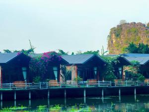 Cham Trang An Retreat