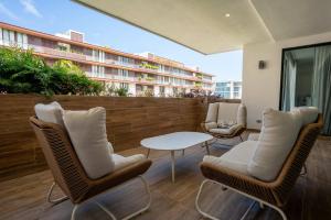 Modern Apt - 3BR - Marina & Shopping