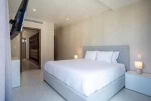 Modern Apt - 3BR - Marina & Shopping
