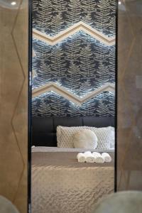 Marble & Gold Flat Jacuzzi Andrassy Steps