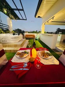 The Penthouse With Outdoor Jacuzzi Private Rooftop Solar Powered Energy