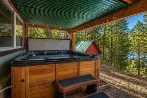 River House on Sumac