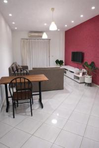Cozy 1 BR Poolside Apartment GF with terrace