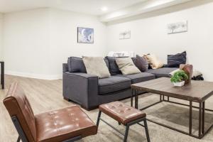 2BR1BA Home,Sleeps 6,WasherDryer,Fridge &Parking