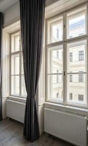 Bright Scandinavian Flat Bathtub n Danube Steps