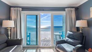 Oceanfront Oasis: Coastal Condo with Breathtaking