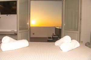 Agia Marina Caldera suites