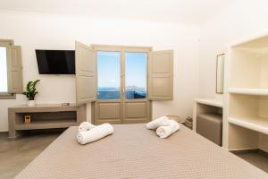 Agia Marina Caldera suites