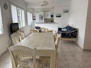 Duplex centre-ville, Plage & parking