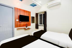 Super Collection O Khajaguda Hills Formerly Sri Balaji Luxury Rooms