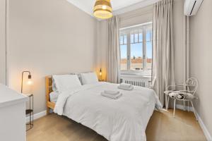 Luxury 2BR Across Archaeological Museum