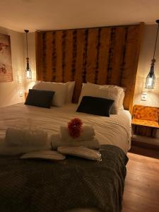 Sea Whisper Loft across the Beach, near Athens Airport