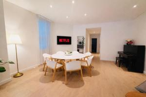 3BR Newcastle Interchange Residence - CBD & Honeysuckle