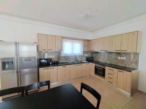 Beachfront Panorama Suite Kythira Jacuzzi & Sea View
