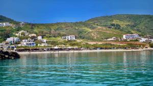 Beachfront Panorama Suite Kythira Jacuzzi & Sea View