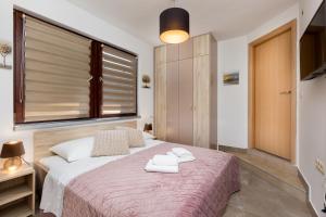 City center studio apartment