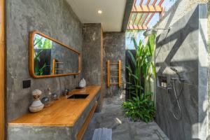 2BR Serenity Villa with Pool & Rice Fields in Ubud