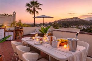 Luxe duplex Marbella met dakterras & zeezicht